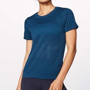 Lululemon Breeze By Short Sleeve Size 6